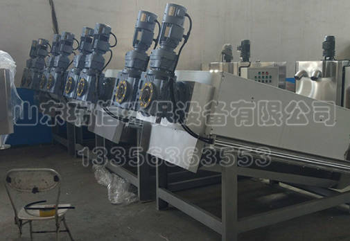 如何減少發(fā)生傳統(tǒng)污泥脫水機(jī)常見(jiàn)的問(wèn)題?