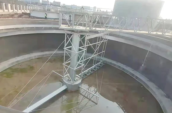 周邊傳動刮泥機_污水廠輻流式沉淀池全自動周邊傳動刮泥機